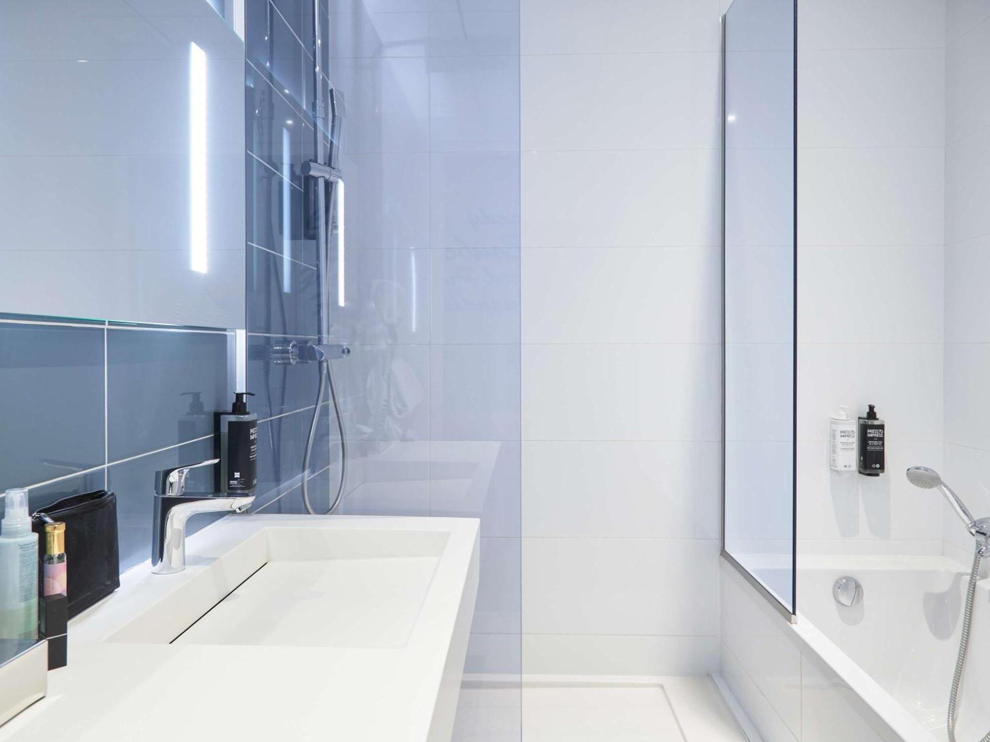 Ibis Styles Centre Hotel 4*
