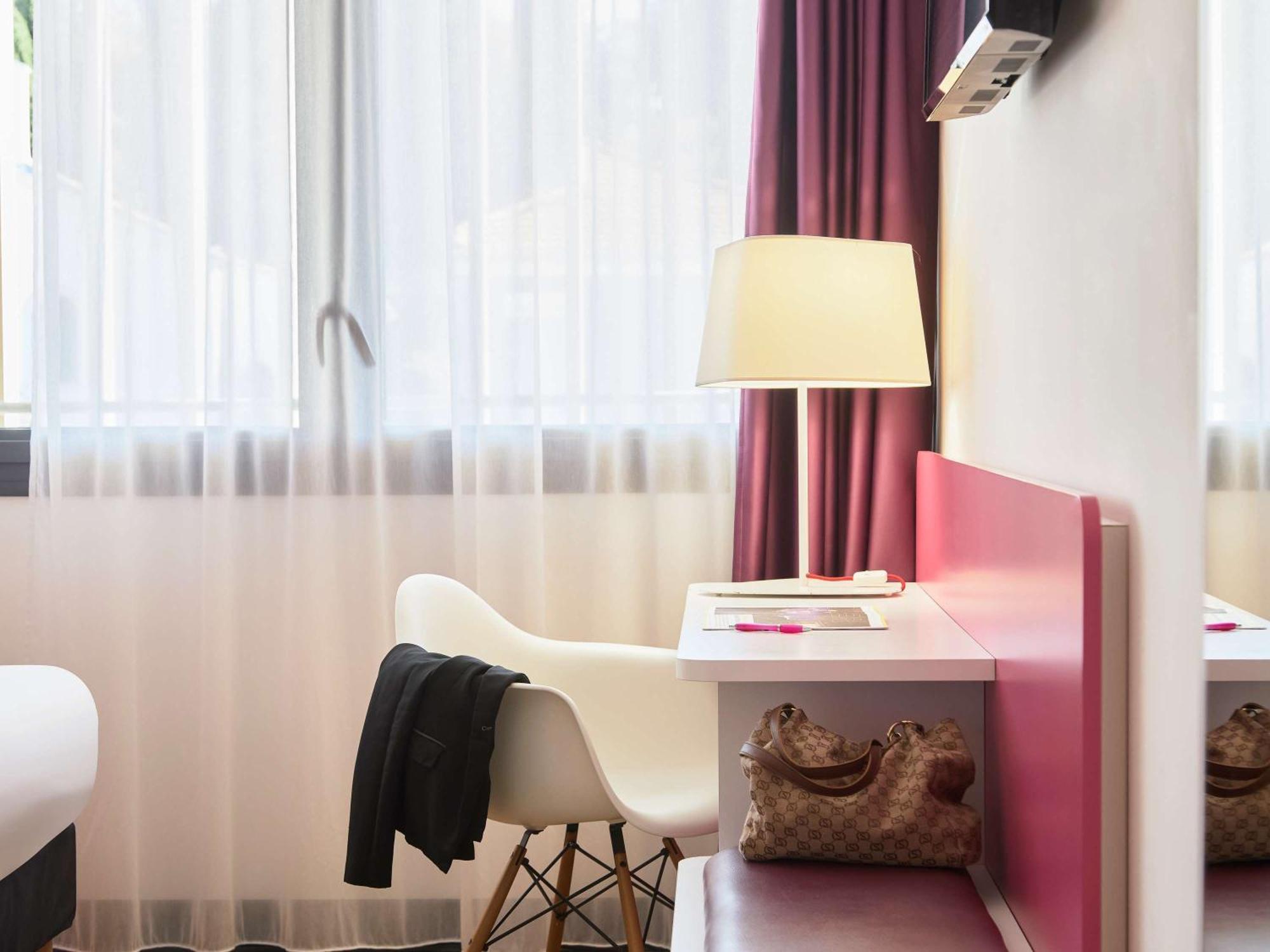 Ibis Styles Centre Hotel 4*